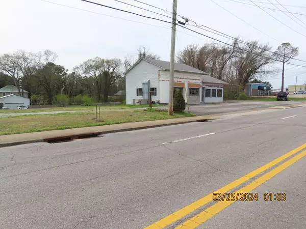 Lawrenceburg, TN 38464,327 W Gaines St