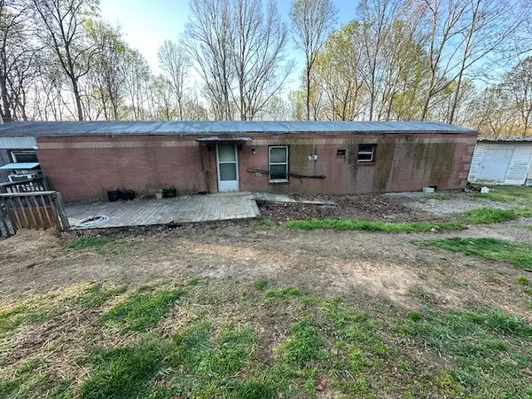 1211 Hillview Ln,  Chapmansboro,  TN 37035