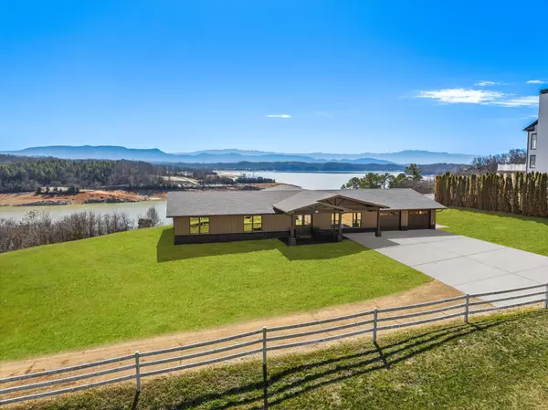 Dandridge, TN 37725,425 Hampton Way