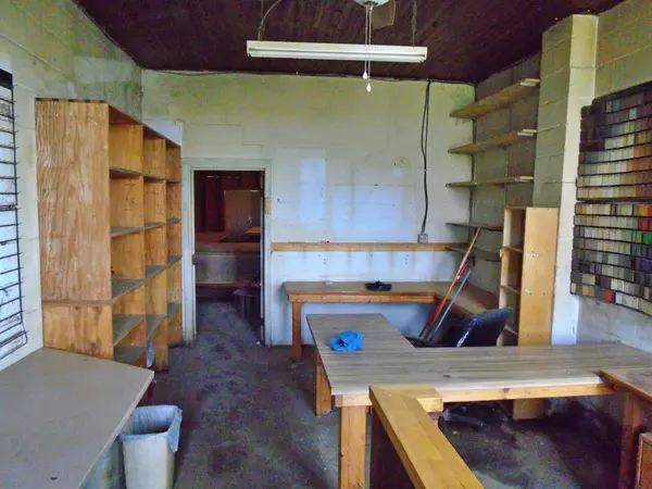 Adams, TN 37010,5136 Highway 76 #W