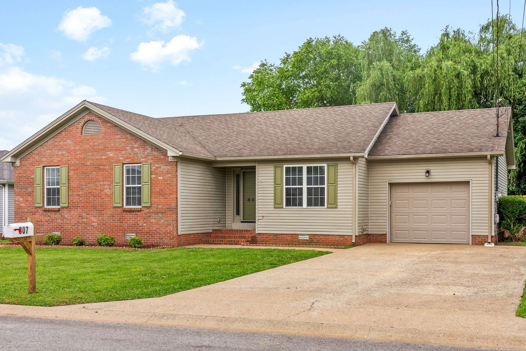 Hopkinsville, KY 42240,807 Brock Ave