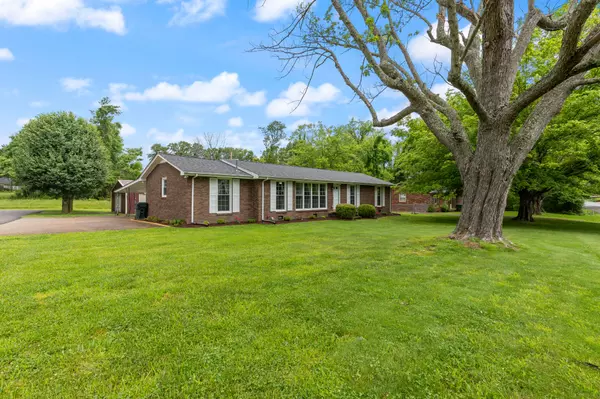 Dickson, TN 37055,208 Sunset Rd