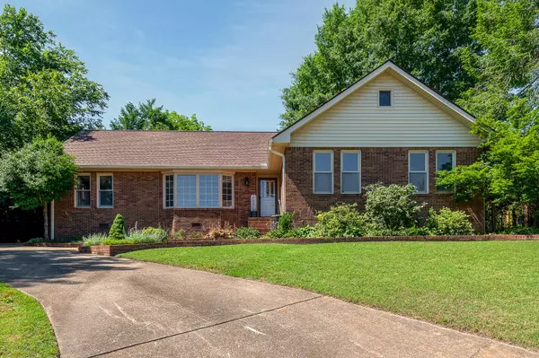 204 Brookwood Drive, Chattanooga, TN 37411