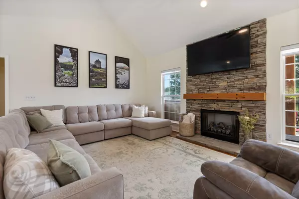 Burns, TN 37029,103 Sweetbriar Ln