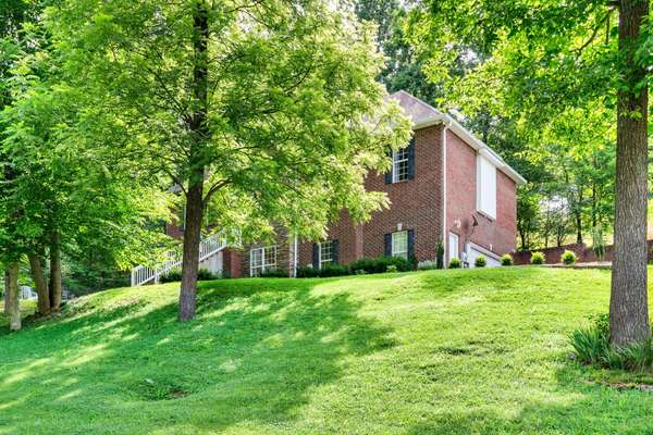 2136 Creek Trl,  Goodlettsville,  TN 37072