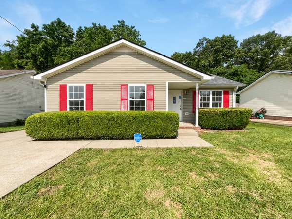 387 Cranklen Cir, Clarksville, TN 37042