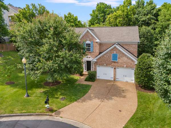 240 Sterling Oaks Pl,  Brentwood,  TN 37027