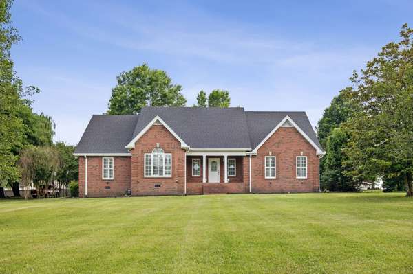 405 Thoroughbred Ln,  Hartsville,  TN 37074