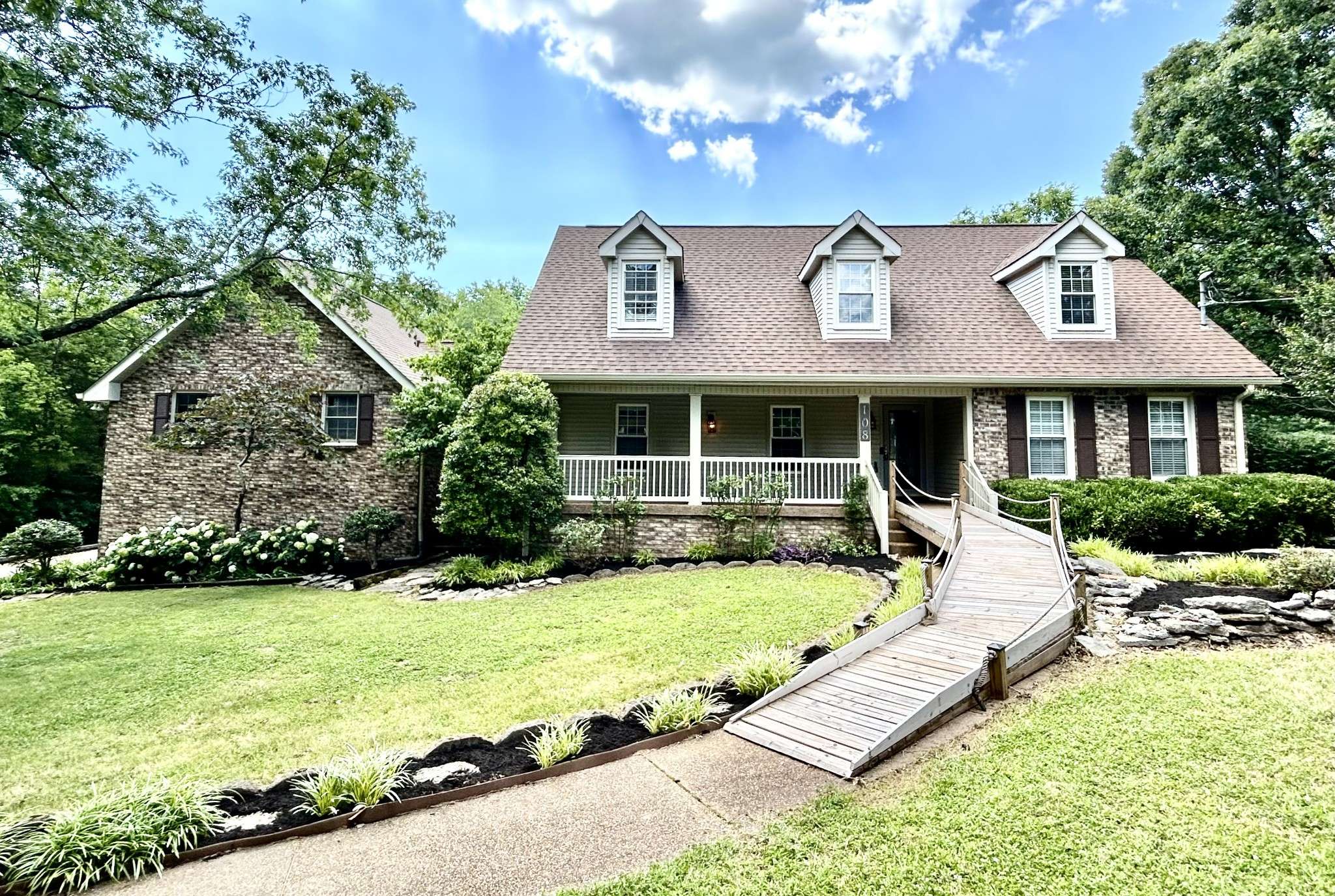 108 Rea Dr,  Hermitage,  TN 37076