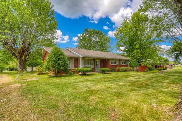 108 Fisher Dr,  Greenbrier,  TN 37073