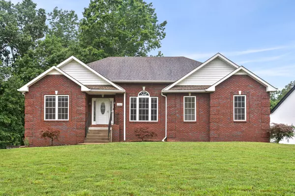 152 Enclave Ct, Clarksville, TN 37043