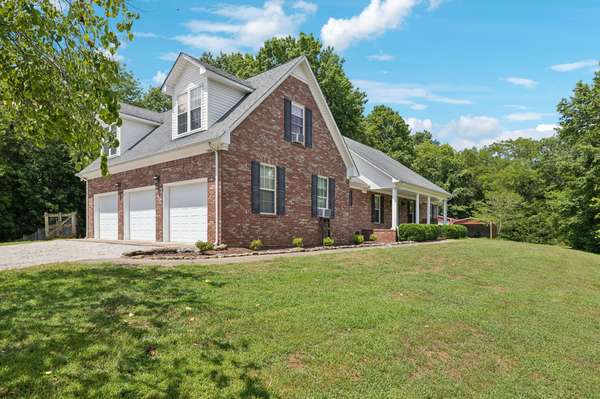 5377 Snow Creek Rd, Santa Fe, TN 38482