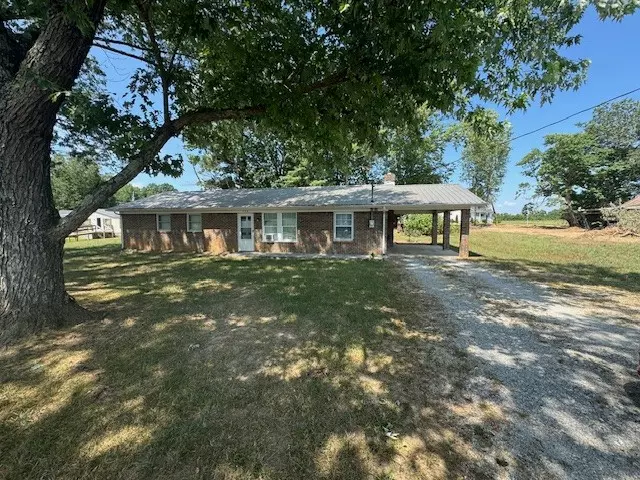 556 Isbell Ln, Decherd, TN 37324