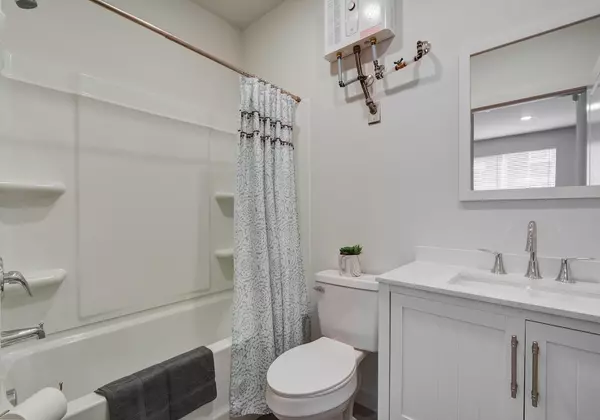 Clarksville, TN 37040,518 Madison St #206