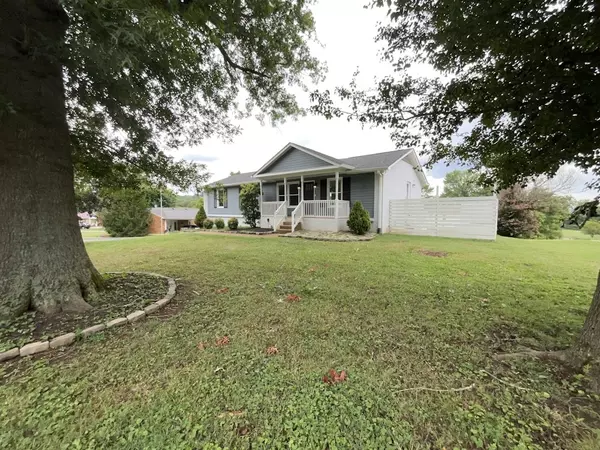 312 Parkview Dr, Columbia, TN 38401