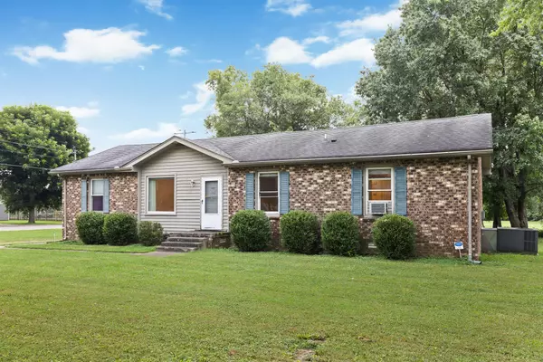 102 Creekwood Ln, Hendersonville, TN 37075