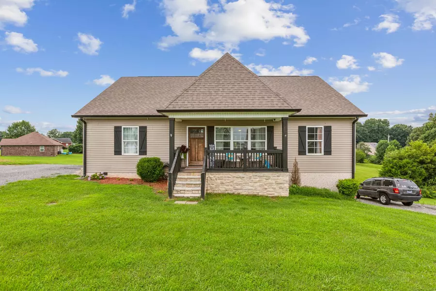 137 Mai Ridge Ln, Lafayette, TN 37083