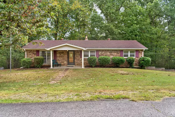 640 Dogwood Dr, Erin, TN 37061