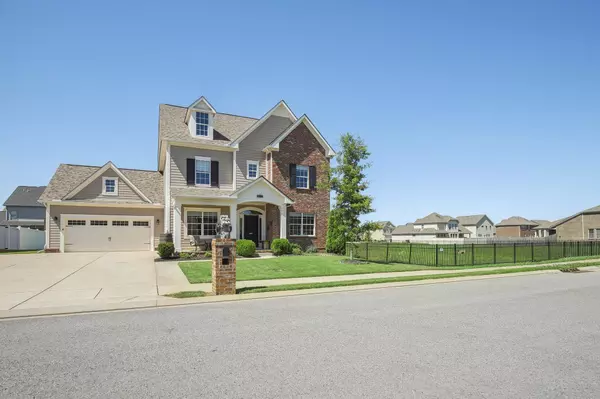 Murfreesboro, TN 37128,827 Sapphire Dr