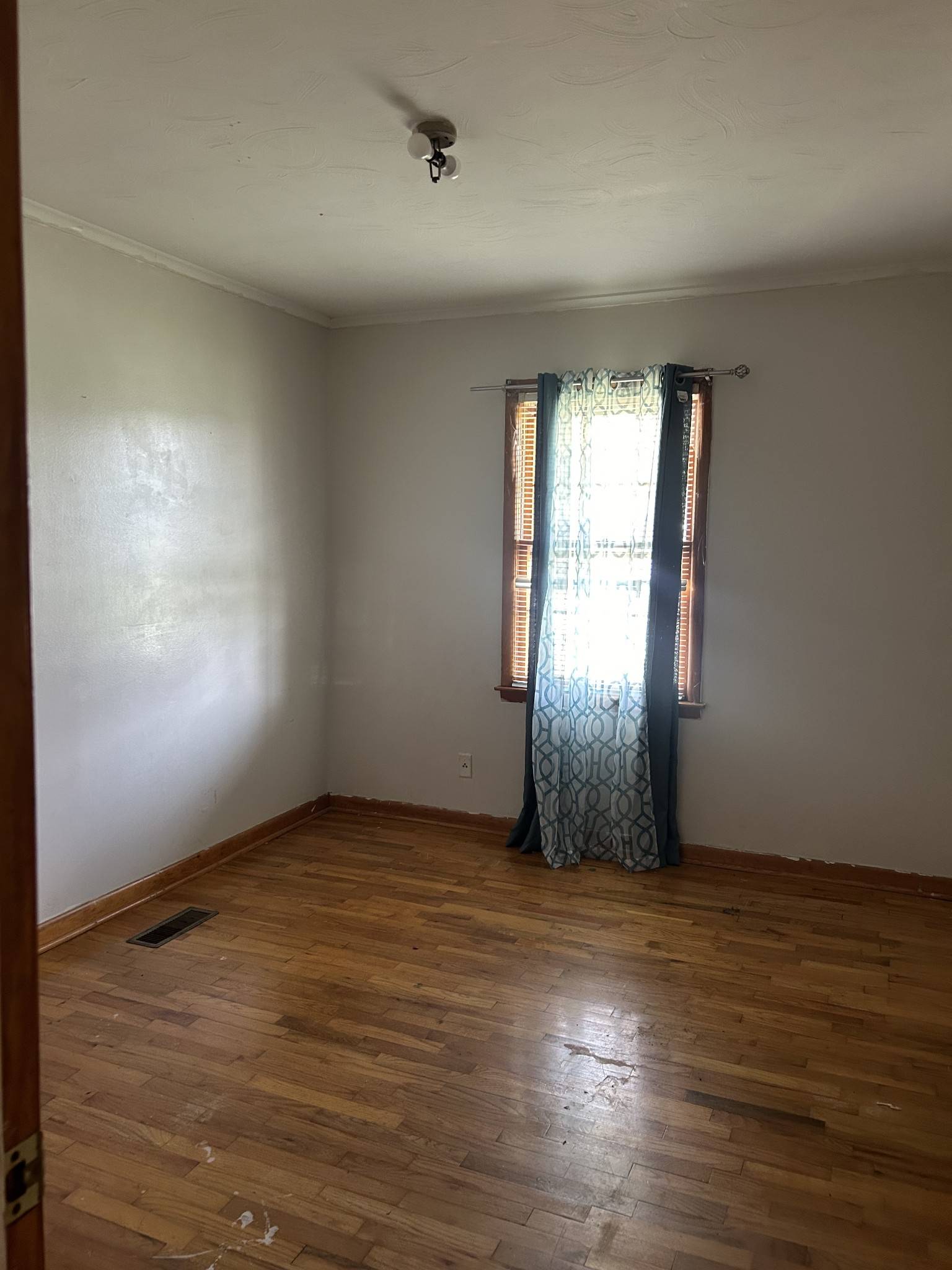 Mc Kenzie, TN 38201,15 Kay Ave