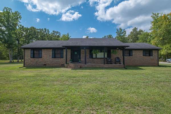 284 Motlow College Rd,  Wartrace,  TN 37183