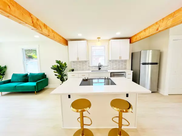 Nashville, TN 37210,338 Valeria St