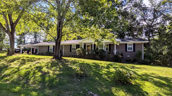 823 Toliver Lake Rd,  Manchester,  TN 37355