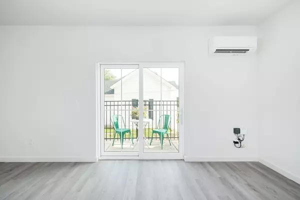 Clarksville, TN 37040,518 Madison St #102