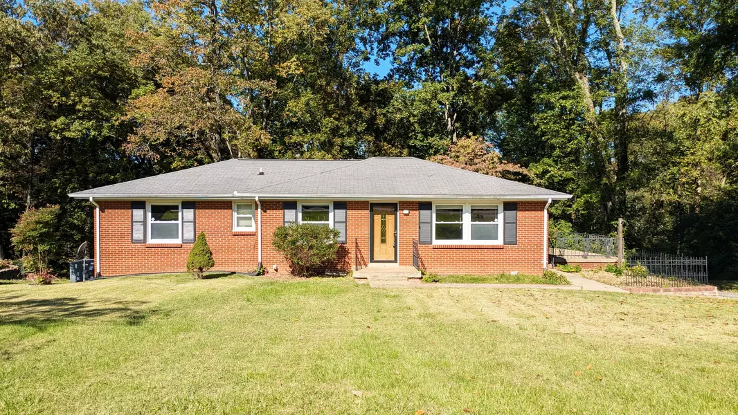 564 Chesterfield Dr, Clarksville, TN 37043