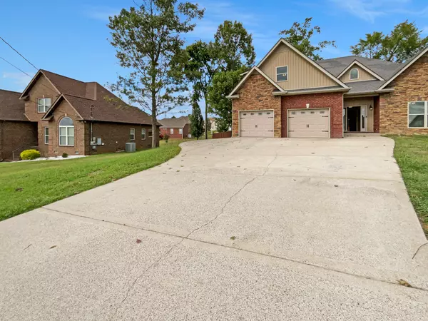 La Vergne, TN 37086,1009 Lily Ann Ct