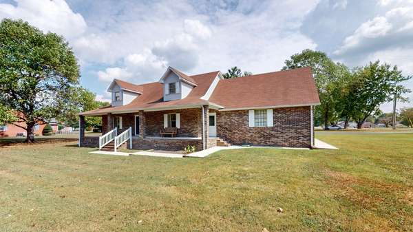 1164 Old Woodbury Hwy, Manchester, TN 37355