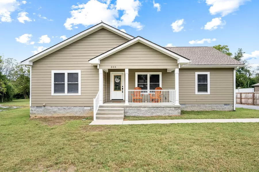 305 Bridge St #E, Wartrace, TN 37183