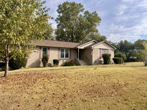 717 Greenwood Dr, Mc Minnville, TN 37110