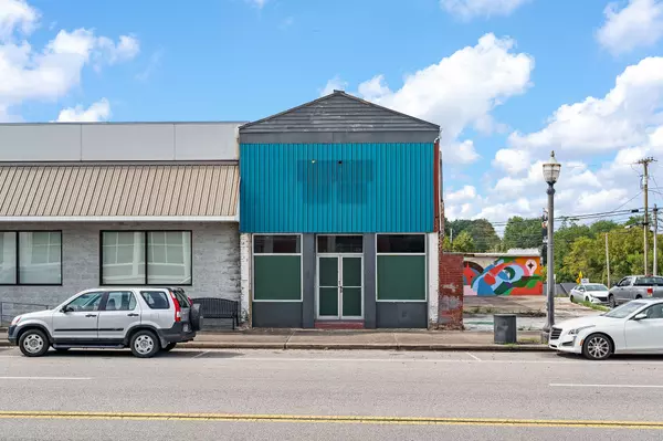 125 W Commercial Ave #E, Monterey, TN 38574