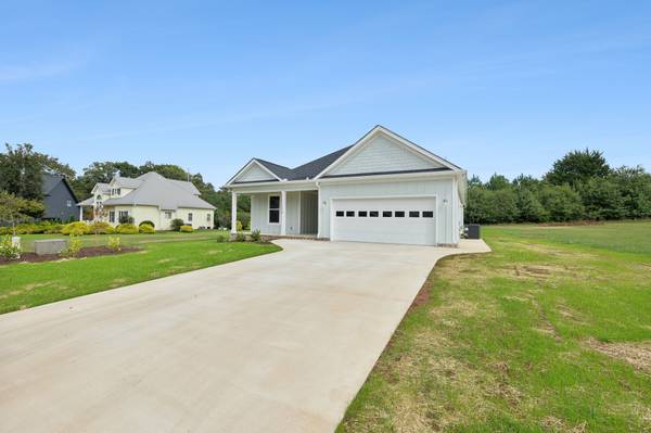 178 Cypress Point Dr, Winchester, TN 37398