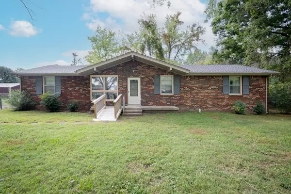 206 Sunset Rd,  Dickson,  TN 37055
