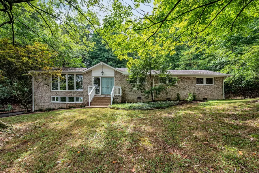 833 Highland Park Ct, Nashville, TN 37205