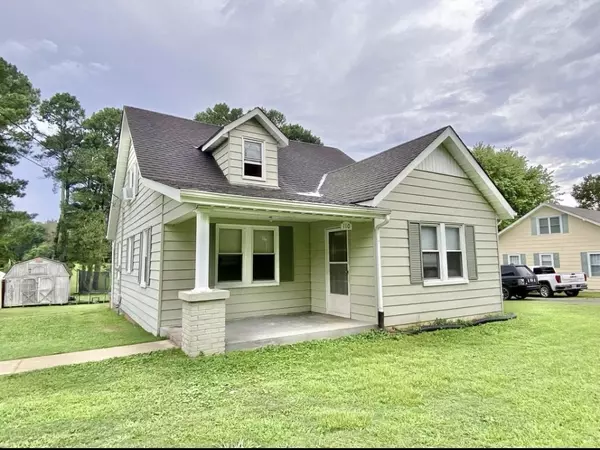 110 E Main St,  Loretto,  TN 38469