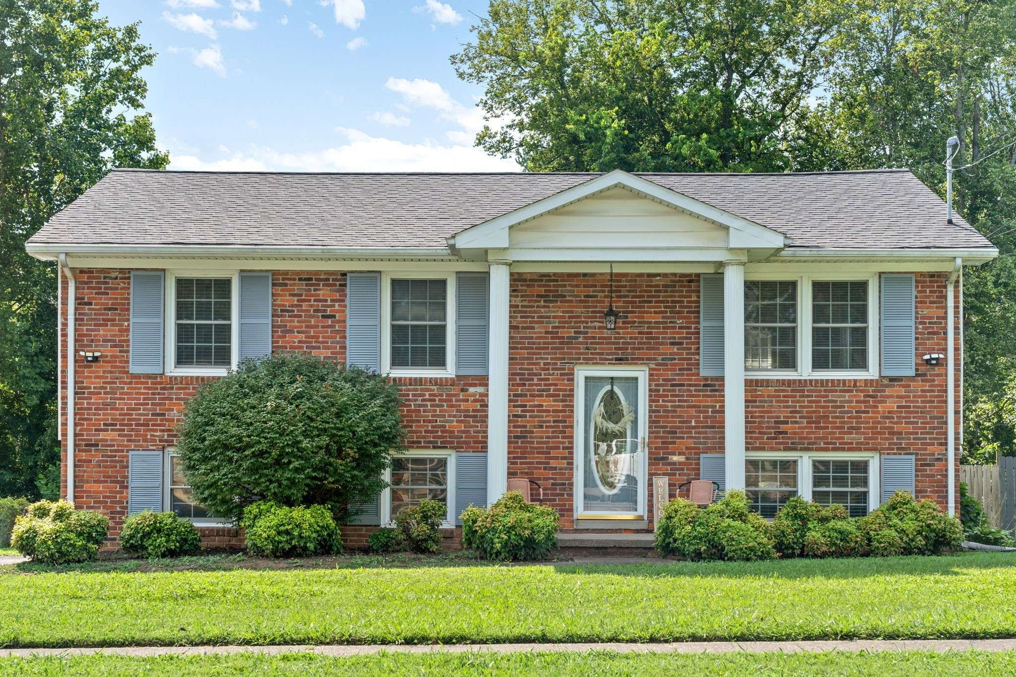 Hopkinsville, KY 42240,911 Springmont Dr