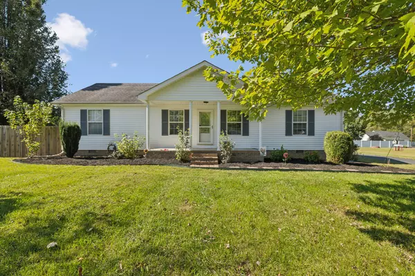 472 Blue Sky Cir, Lafayette, TN 37083