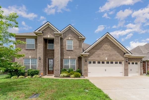 929 Sapphire Dr, Murfreesboro, TN 37128