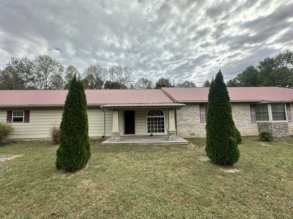 138 Alexander Ln, Normandy, TN 37360