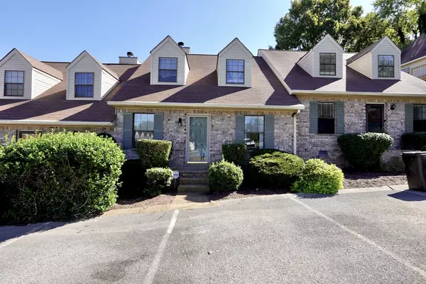 Hendersonville, TN 37075,402 Deerpoint Cir