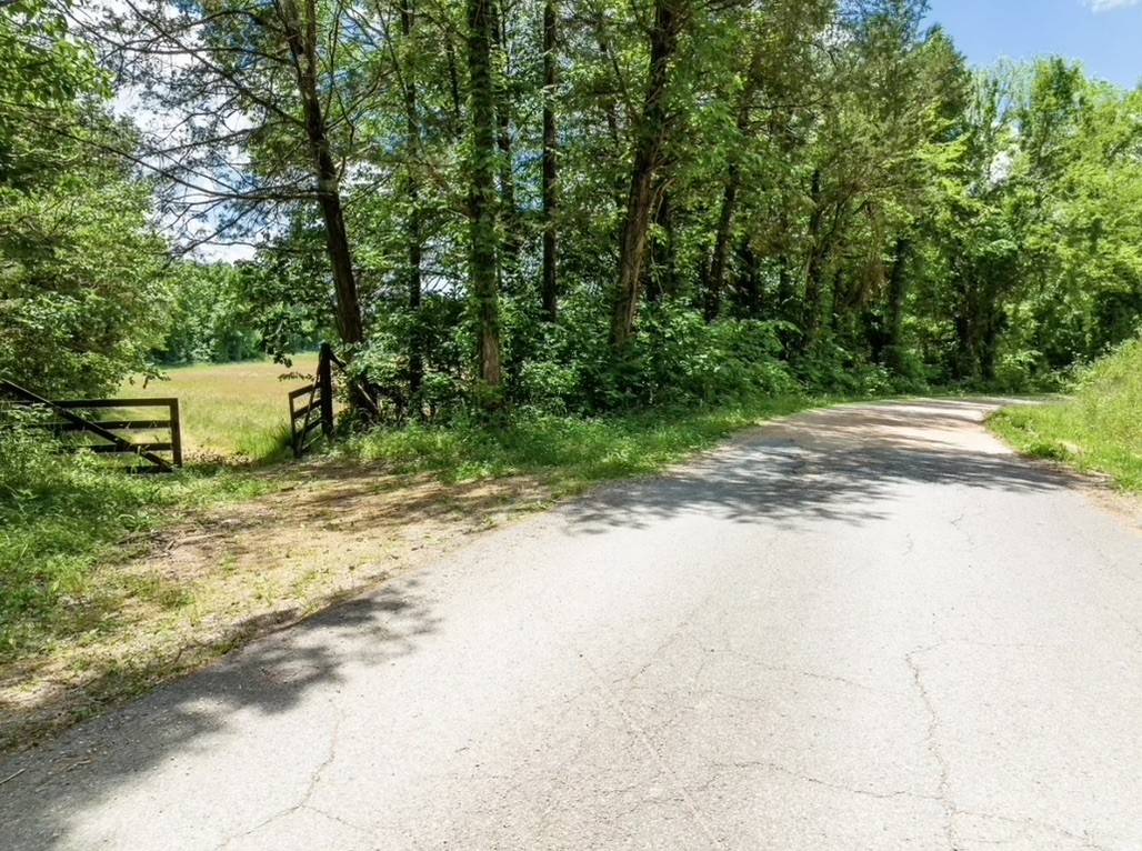 Linden, TN 37096,2 Kellys Landing Dr