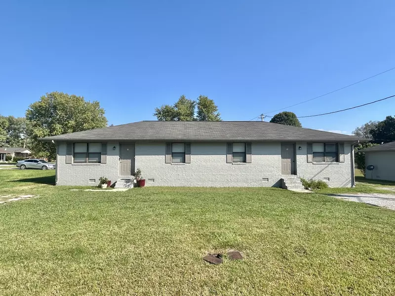 923 Oak St, Manchester, TN 37355