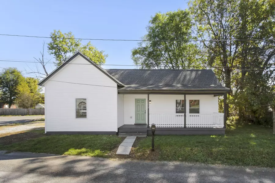 209 Glass St, Mount Pleasant, TN 38474