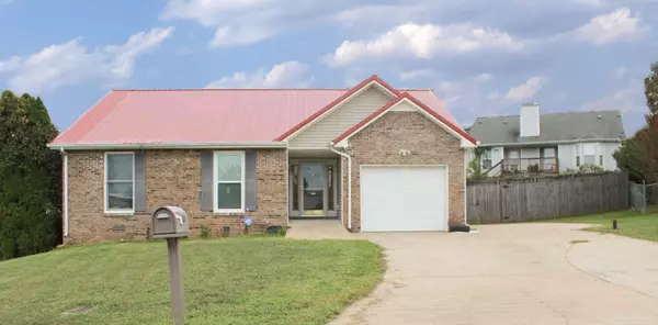 204 Tuscon Ct, Clarksville, TN 37042