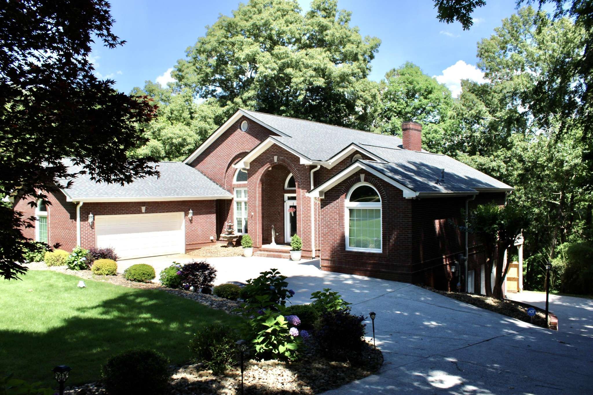Ooltewah, TN 37363,5514 Mill Stone Drive