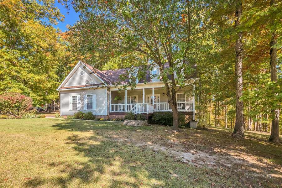 302 Hill Dr, White Bluff, TN 37187