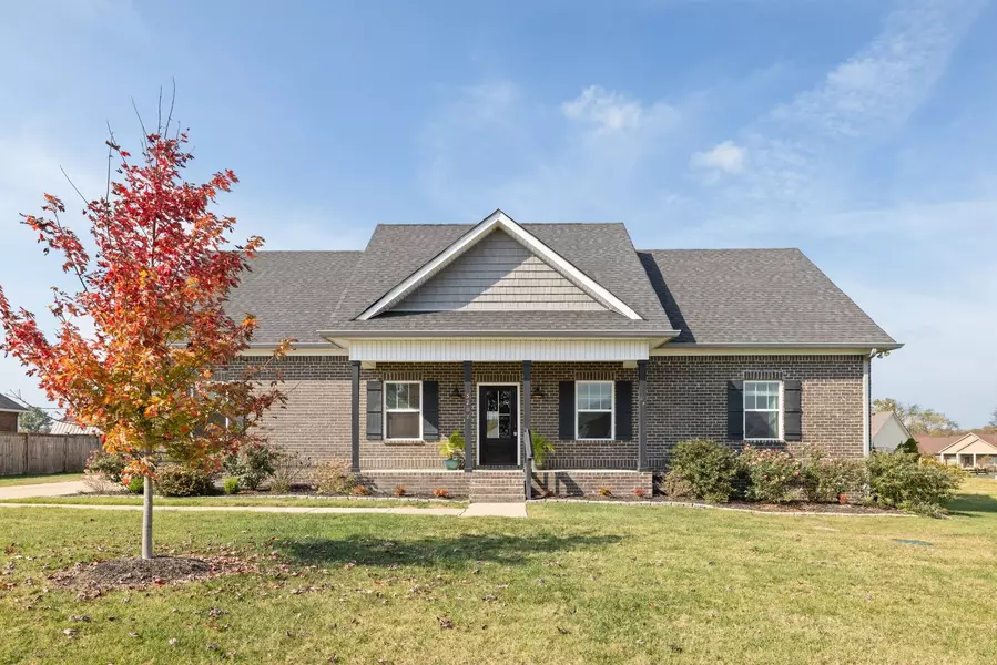 5202 Everest Dr, Chapel Hill, TN 37034